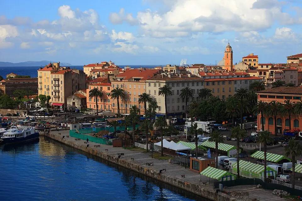 Ajaccio — Épaviste à Ajaccio (20000)