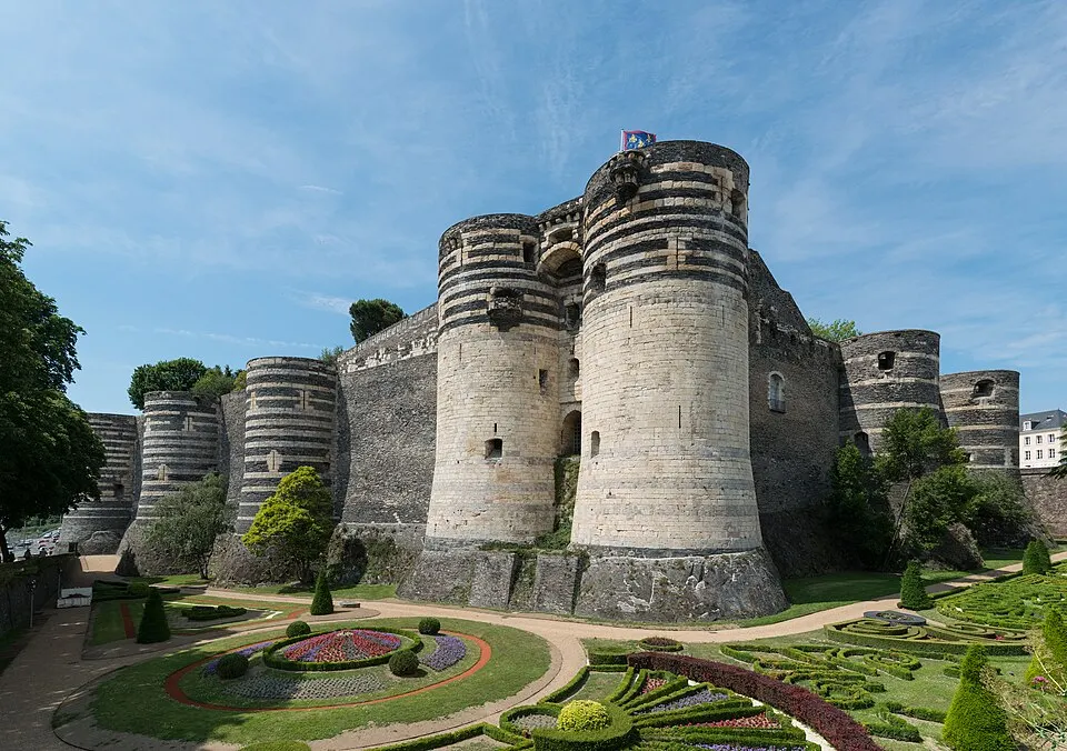 Angers — Épaviste à Angers (49000)