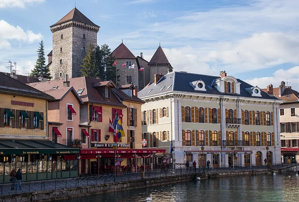 Annecy — Épaviste à Annecy (74000)