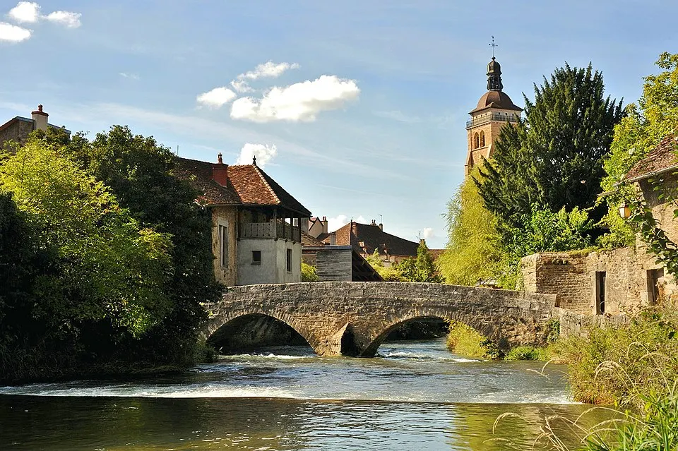 Arbois — Épaviste à Arbois (39600)