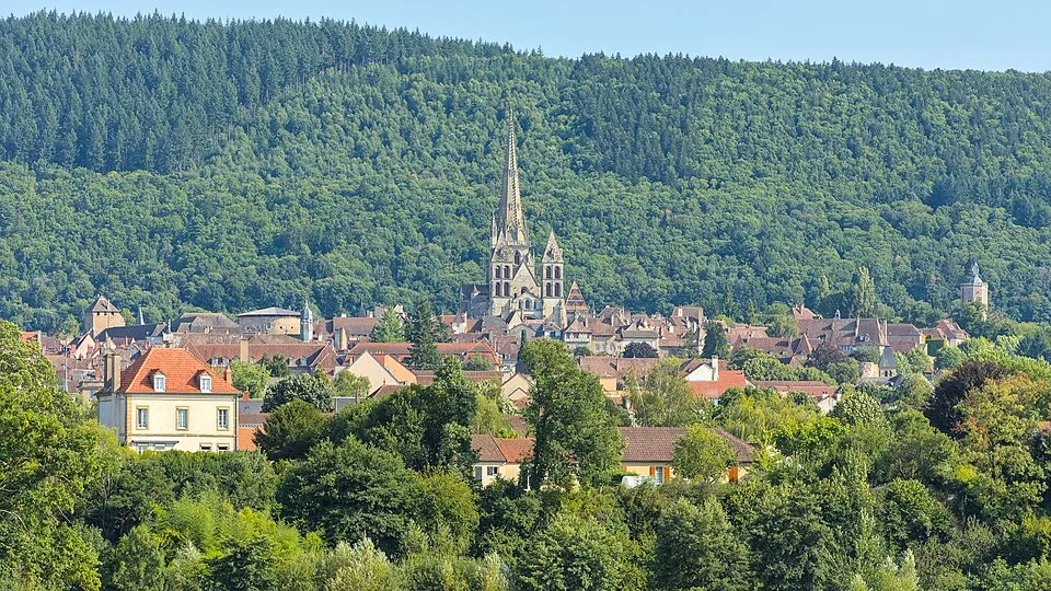 Autun — Épaviste à Autun (71400)