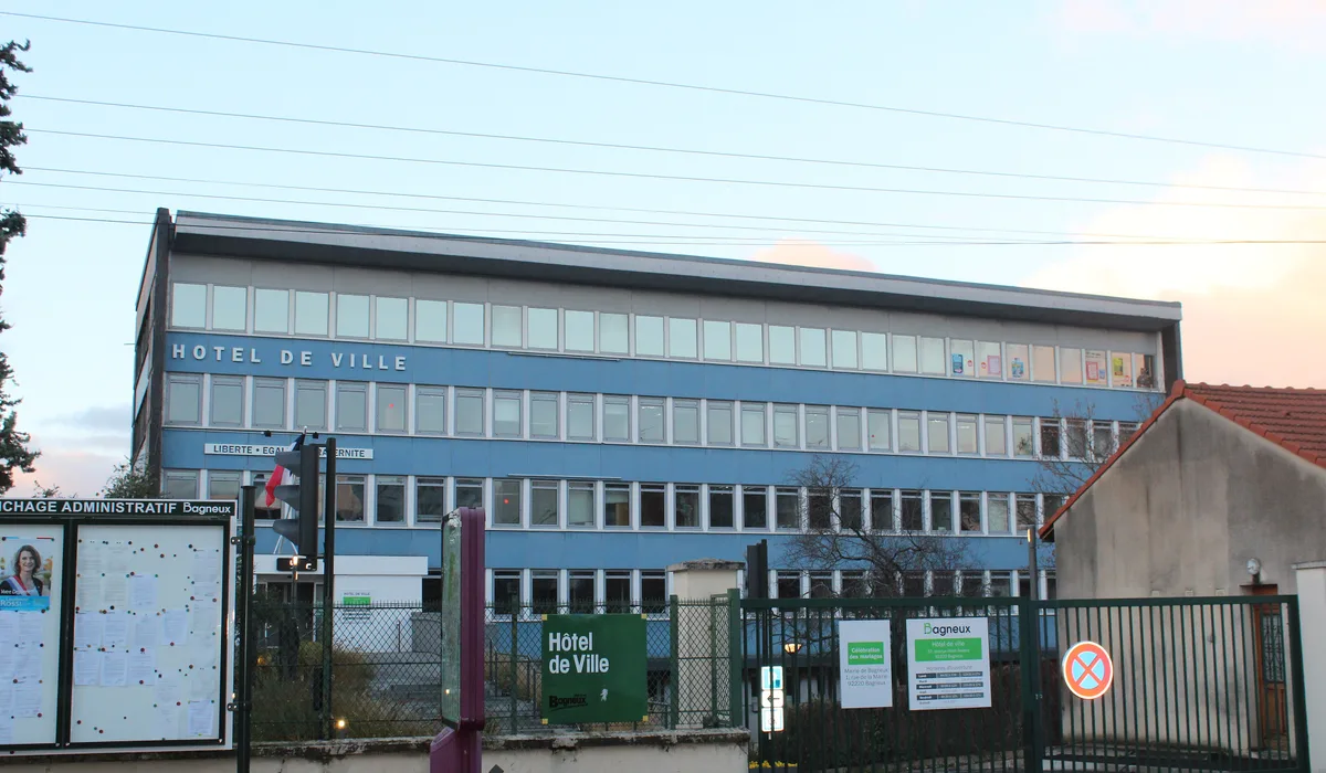 Bagneux — Épaviste à Bagneux (92220)