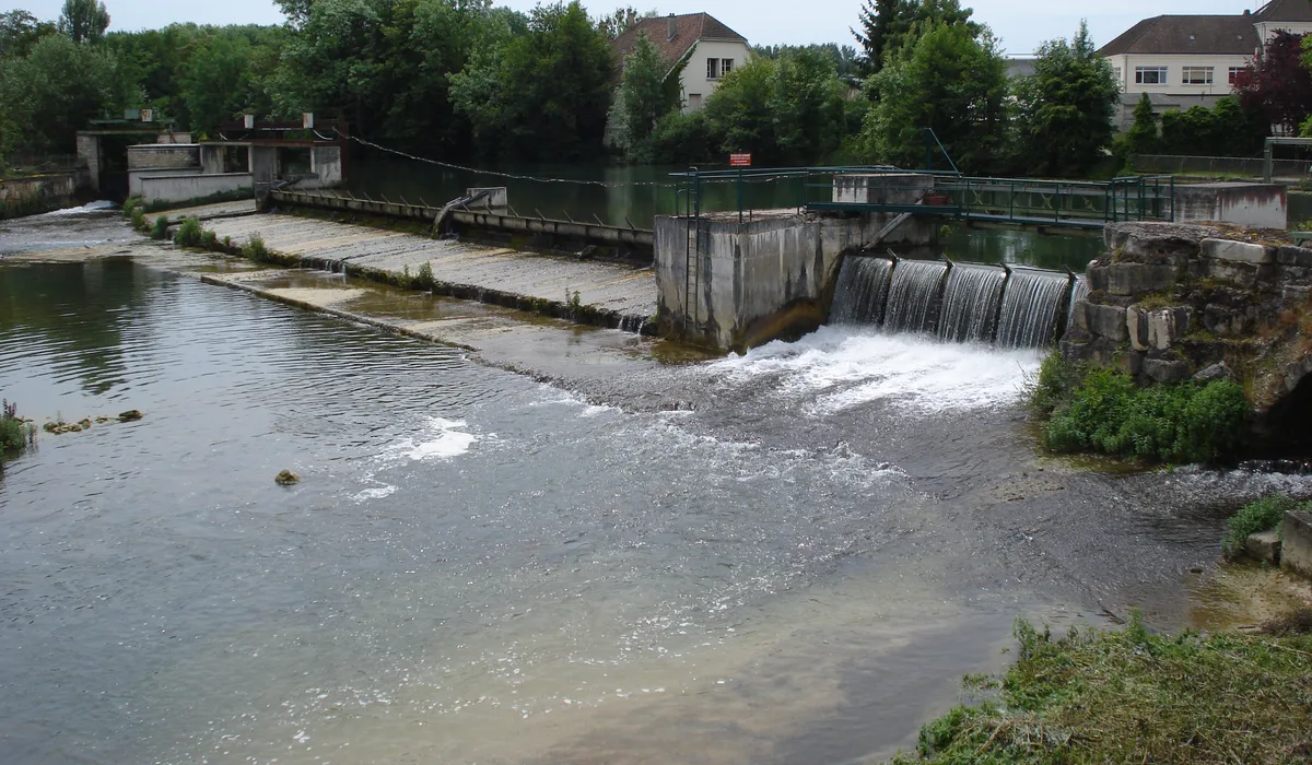 Bar-sur-Seine — Épaviste à Bar-sur-Seine (10110)