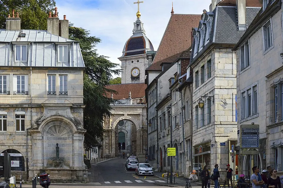 Besançon — Épaviste à Besançon (25000)