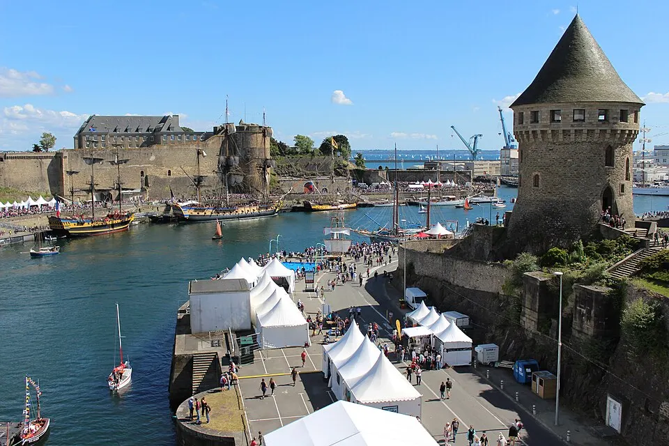 Brest — Épaviste à Brest (29200)