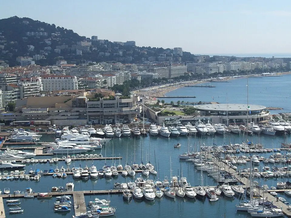 Cannes — Épaviste à Cannes (06150)