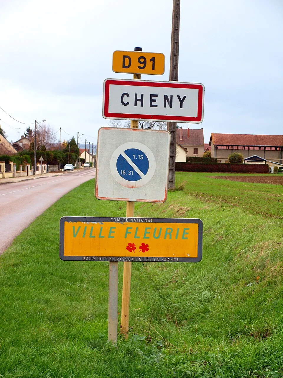 Cheny — Épaviste à Cheny (89400)