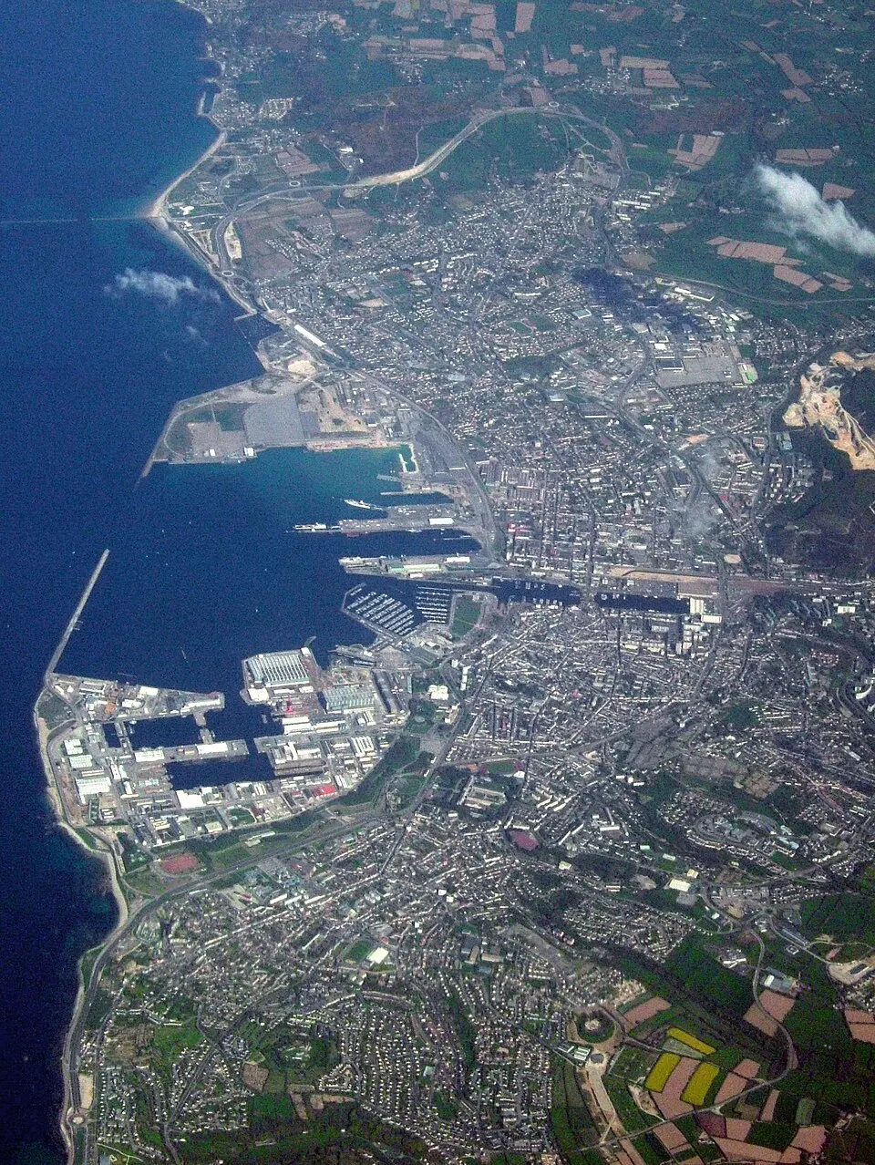 Cherbourg-en-Cotentin — Épaviste à Cherbourg-en-Cotentin (50100)