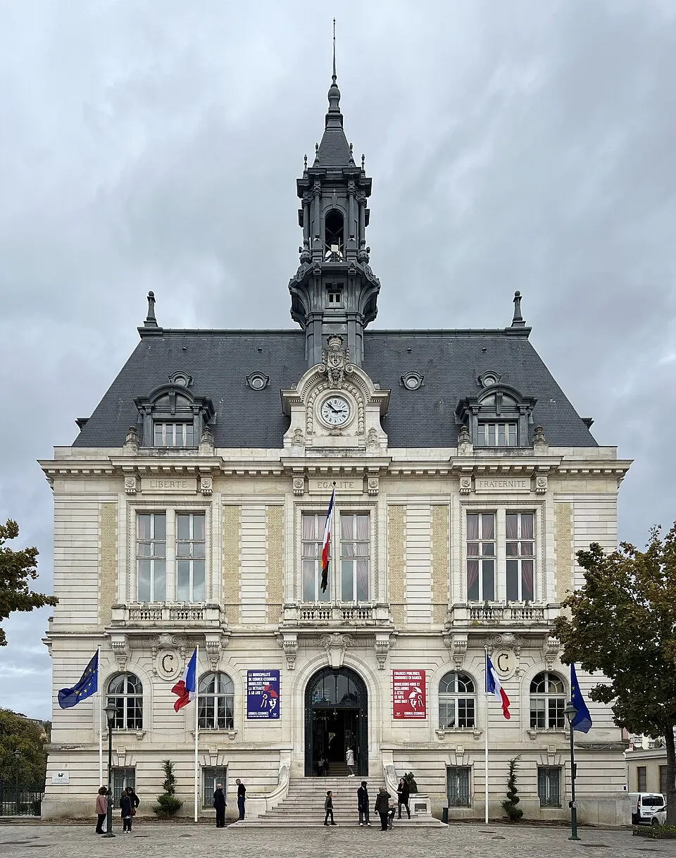 Corbeil-Essonnes — Épaviste à Corbeil-Essonnes (91100)