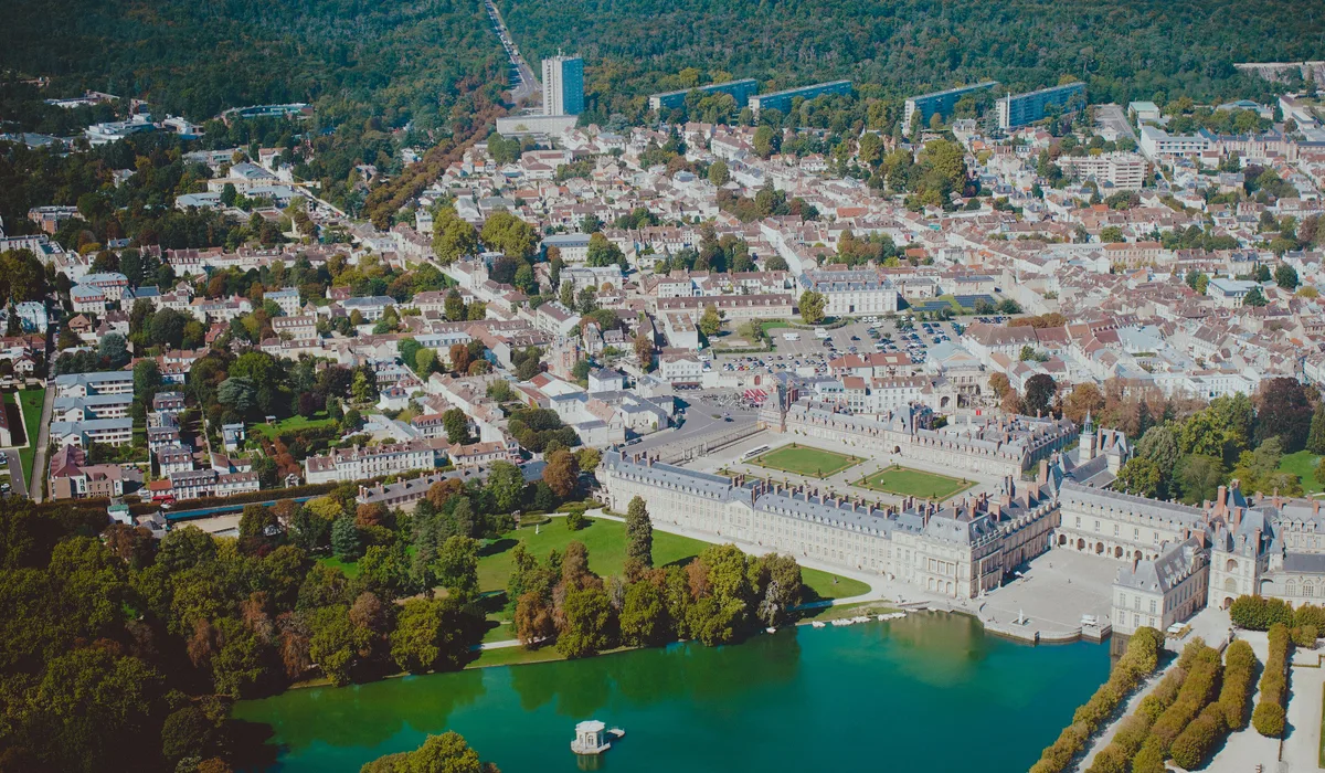 Fontainebleau — Épaviste à Fontainebleau (77300)