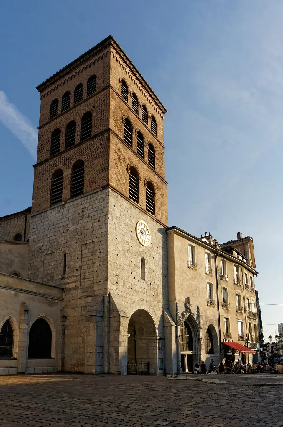 Grenoble — Épaviste à Grenoble (38000)