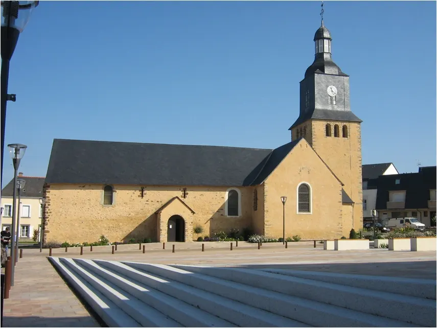 L'Huisserie — Épaviste à L' Huisserie (53970)