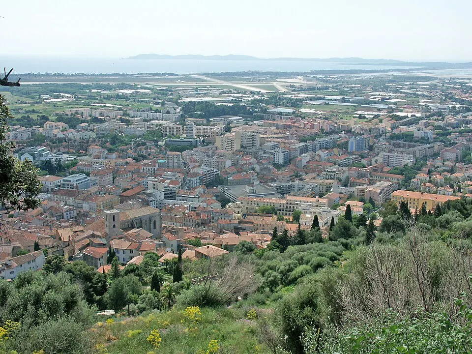 Hyères — Épaviste à Hyères (83400)