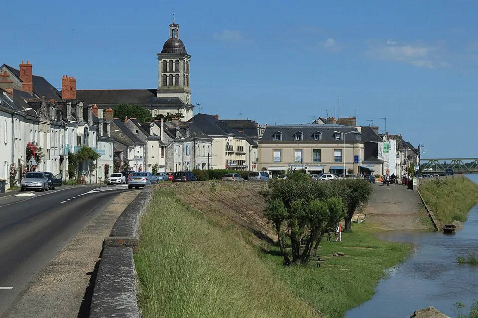 Loire-Authion — Épaviste à Loire-Authion (49800)