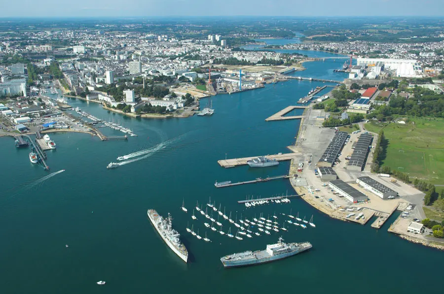 Lorient — Épaviste à Lorient (56100)