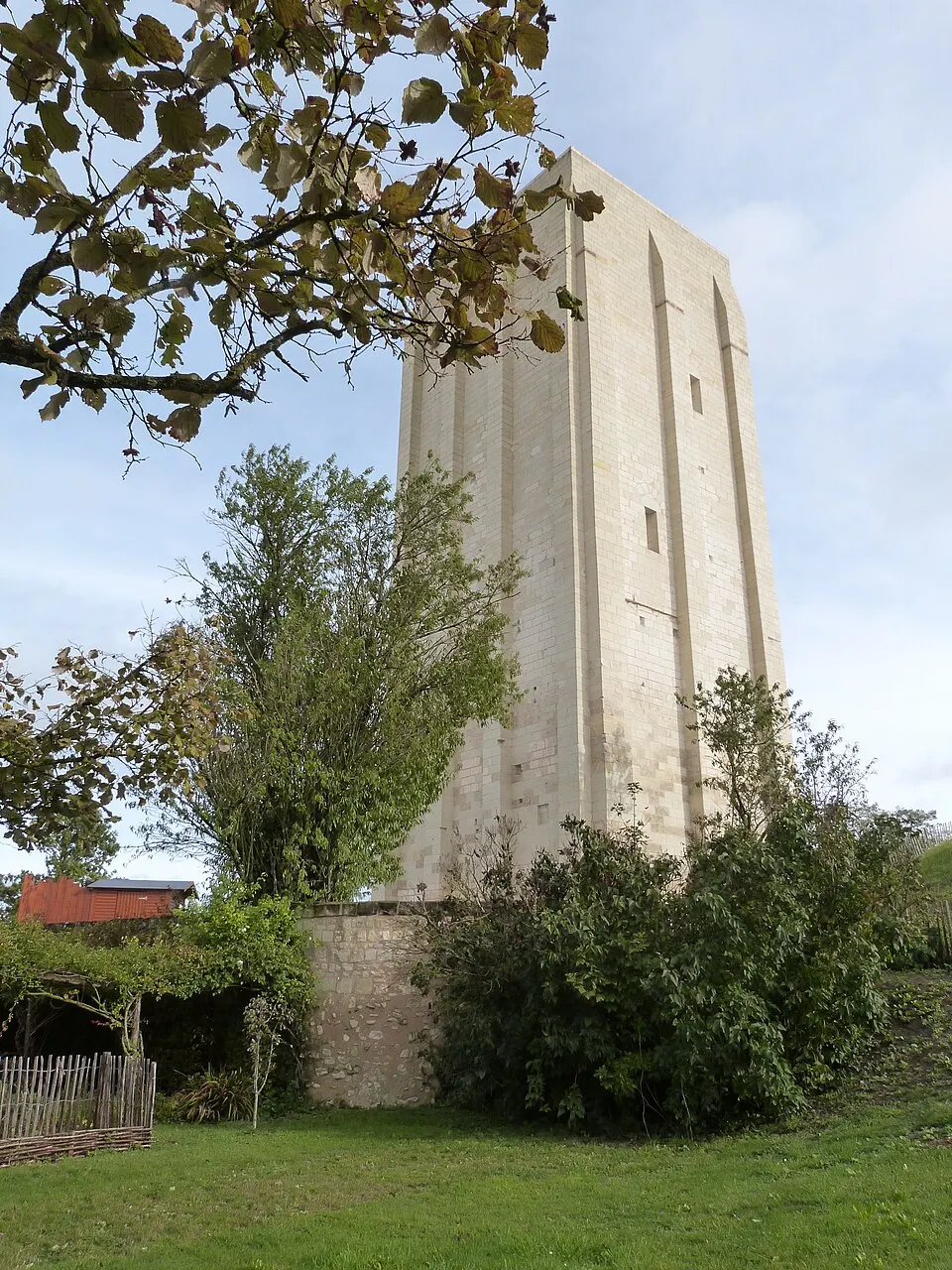 Loudun — Épaviste à Loudun (86200)