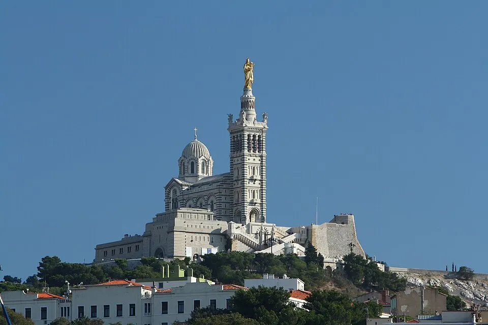 Marseille — Épaviste à Marseille (13013)