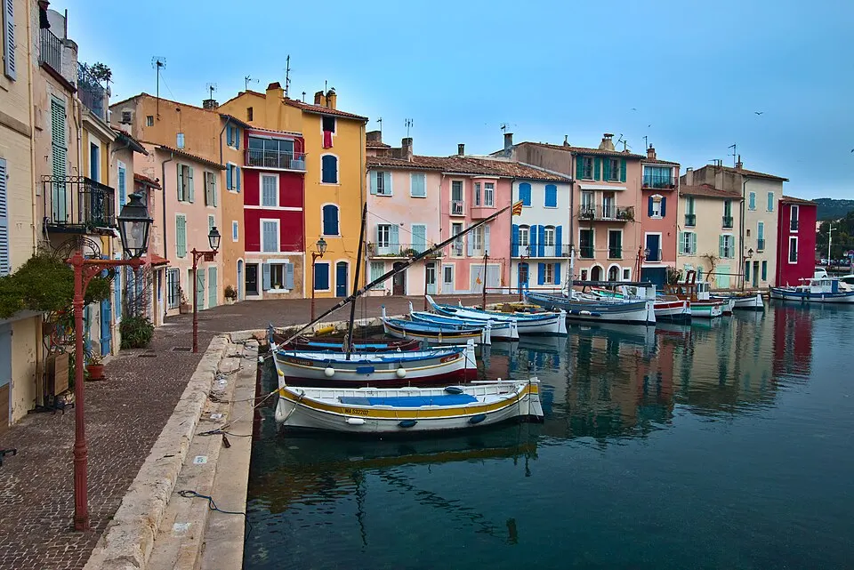 Martigues — Épaviste à Martigues (13500)