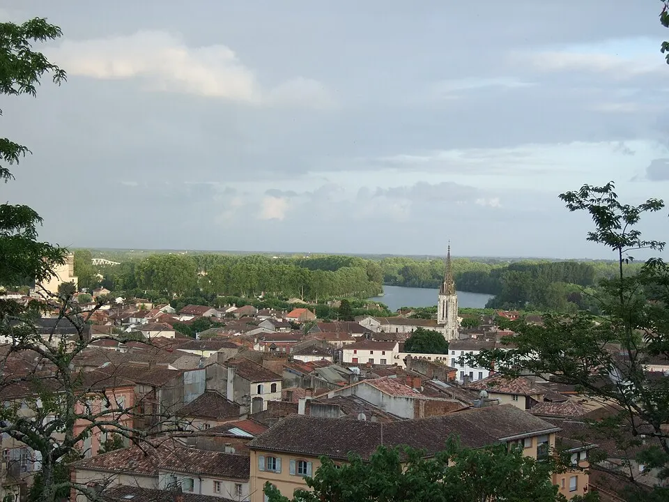 Moissac — Épaviste à Moissac (82200)