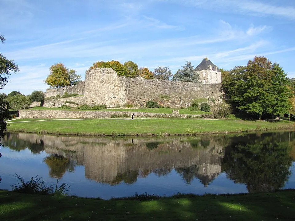 Montaigu — Épaviste à Montaigu (85600)
