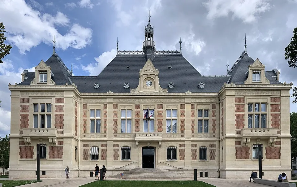 Montrouge — Épaviste à Montrouge (92120)
