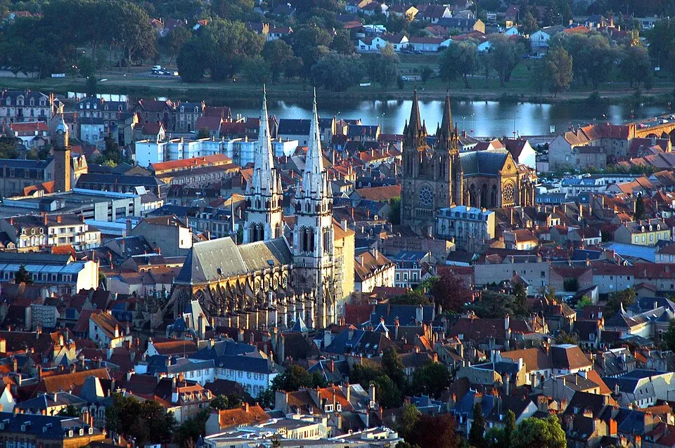 Moulins — Épaviste à Moulins (03000)