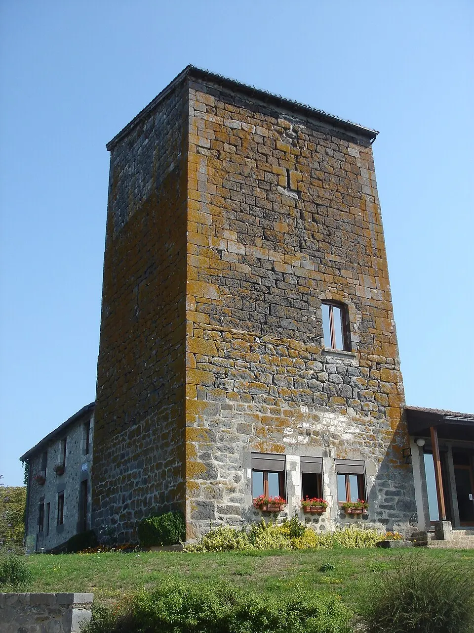 Naucelles — Épaviste à Naucelles (15250)