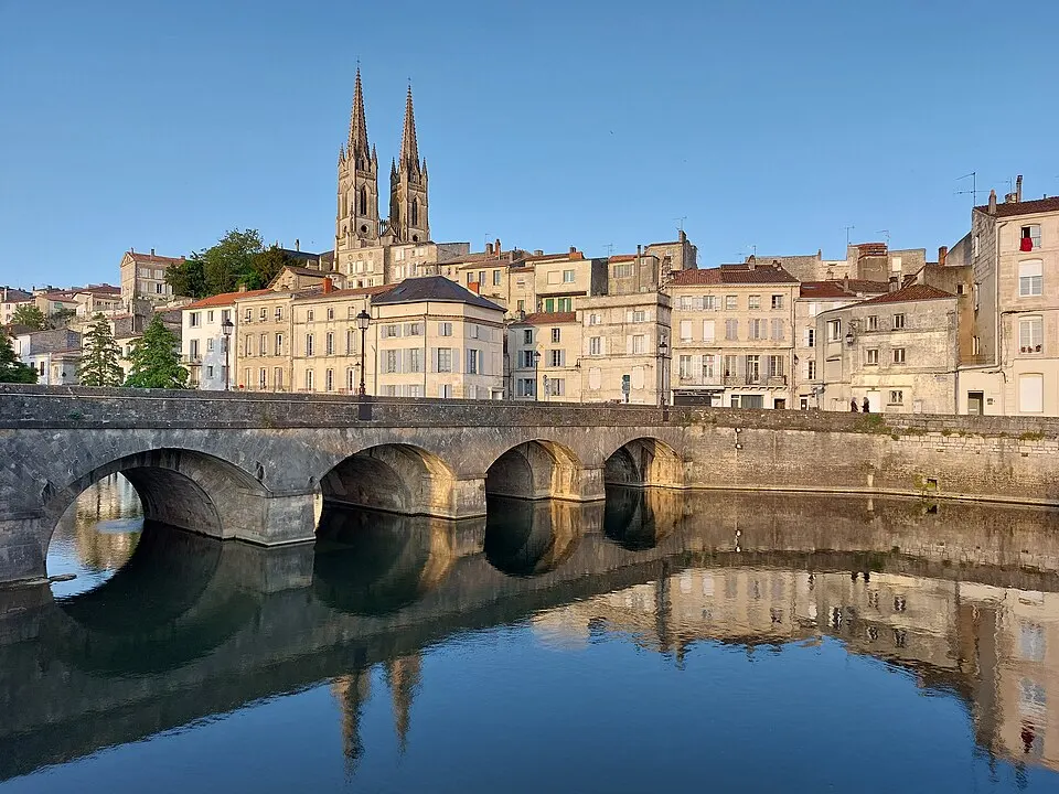Niort — Épaviste à Niort (79000)