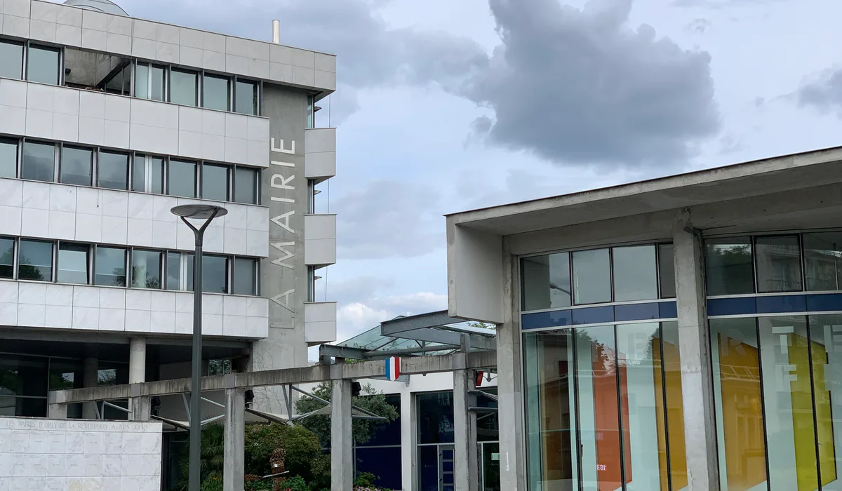 Orly — Épaviste à Orly (94310)