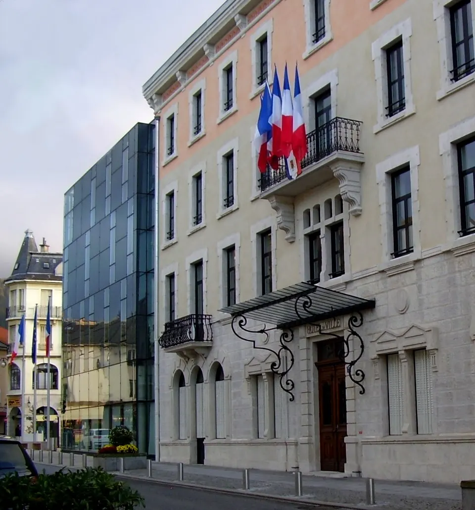 Oyonnax — Épaviste à Oyonnax (01100)