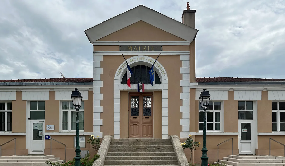 Périgny — Épaviste à Périgny (17180)