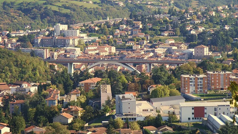 Rive-de-Gier — Épaviste à Rive-de-Gier (42800)