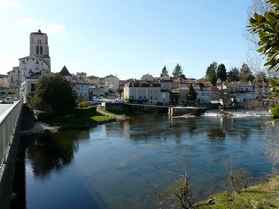 Saint-Astier — Épaviste à Saint-Astier (24110)