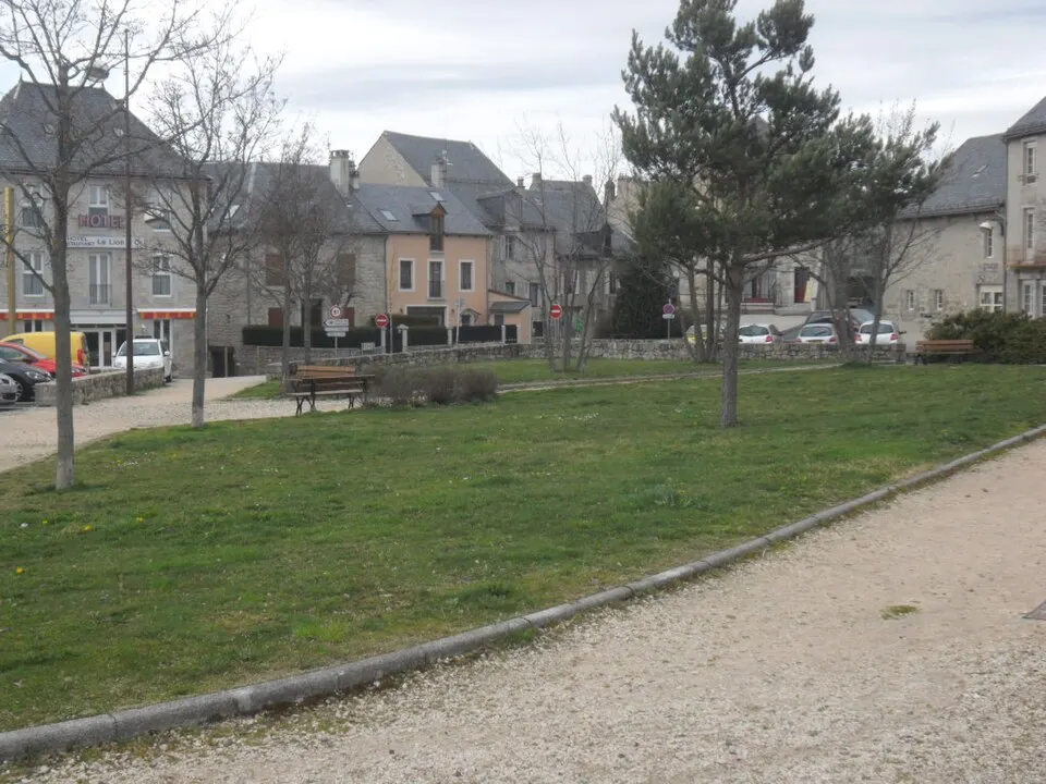 Saint-Chély-d'Apcher — Épaviste à Saint-Chély-d'Apcher (48200)