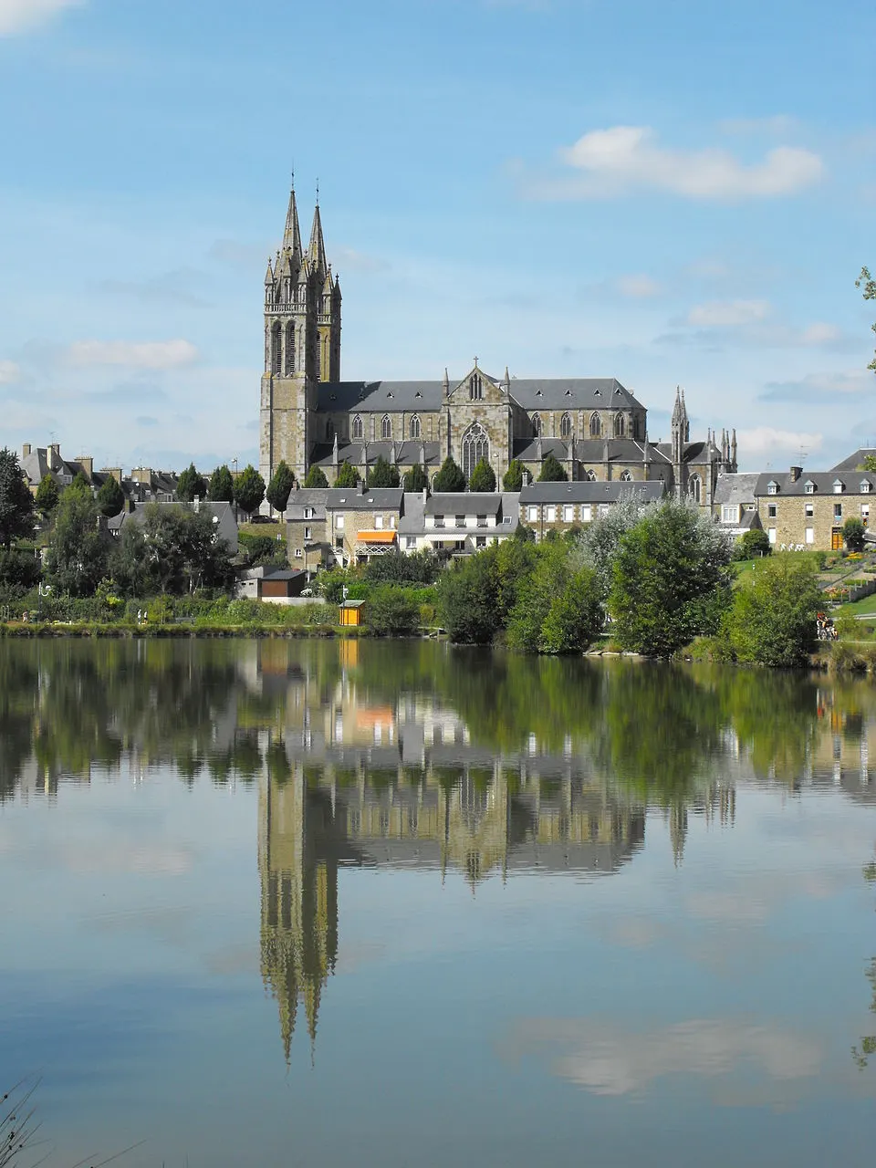 Saint-Hilaire-du-Harcouët — Épaviste à Saint-Hilaire-du-Harcouët (50600)