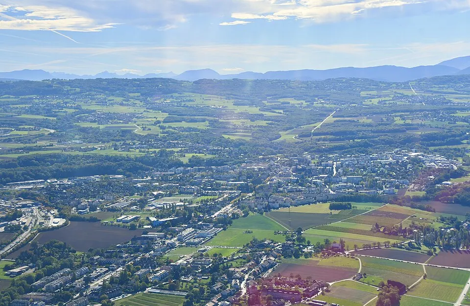 Saint-Julien-en-Genevois — Épaviste à Saint-Julien-en-Genevois (74160)