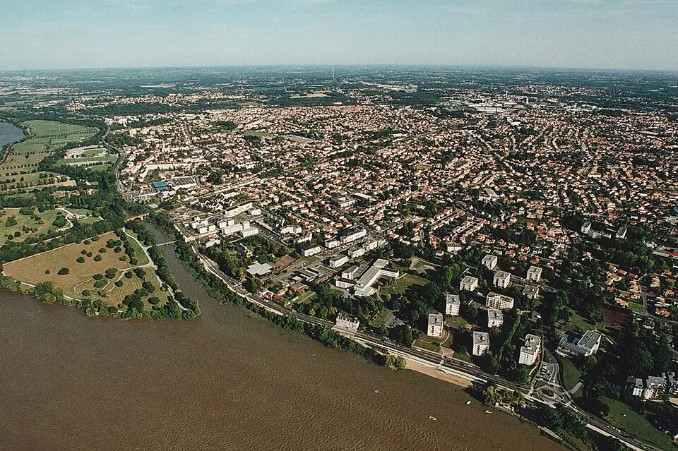 Saint-Sébastien-sur-Loire — Épaviste à Saint-Sébastien-sur-Loire (44230)