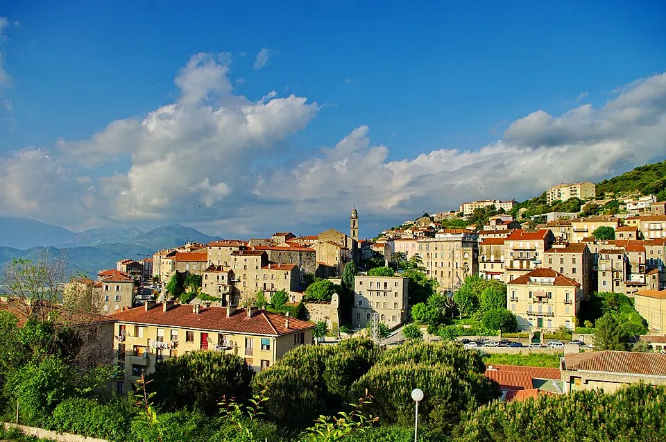 Sartène — Épaviste à Sartène (20100)
