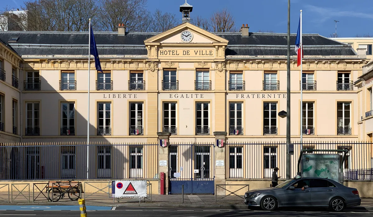 Sèvres — Épaviste à Sèvres (92310)