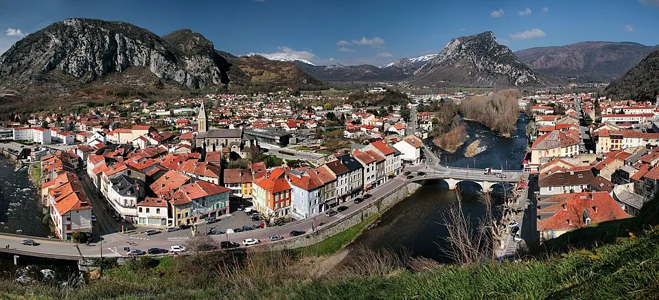 Tarascon-sur-Ariège — Épaviste à Tarascon-sur-Ariège (09400)