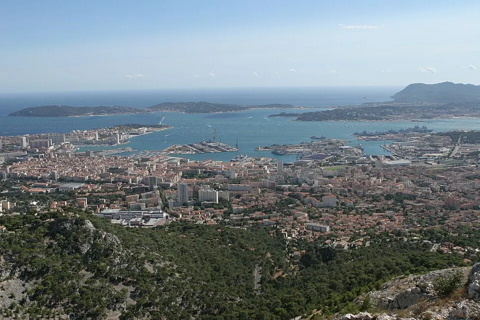 Toulon — Épaviste à Toulon (83000)