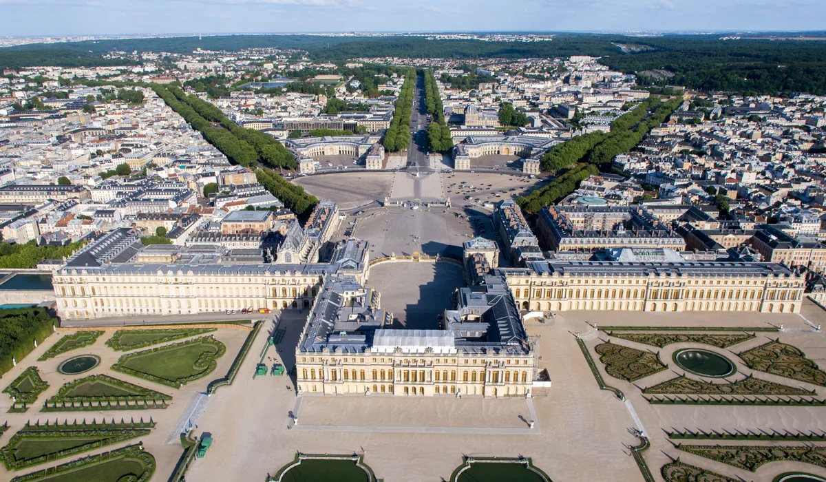 Versailles — Épaviste à Versailles (78000)